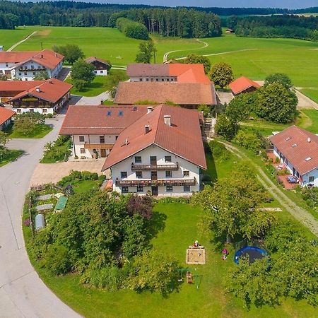 Ferienwohnung Gilg-Kräuterhof Schnaitsee Exterior foto