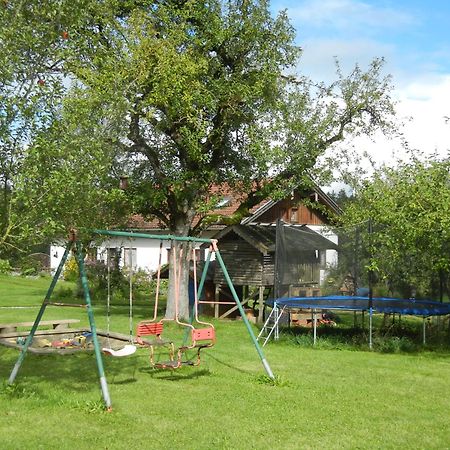 Ferienwohnung Gilg-Kräuterhof Schnaitsee Exterior foto